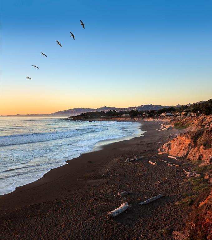 Sand Pebbles Inn Cambria Exterior foto